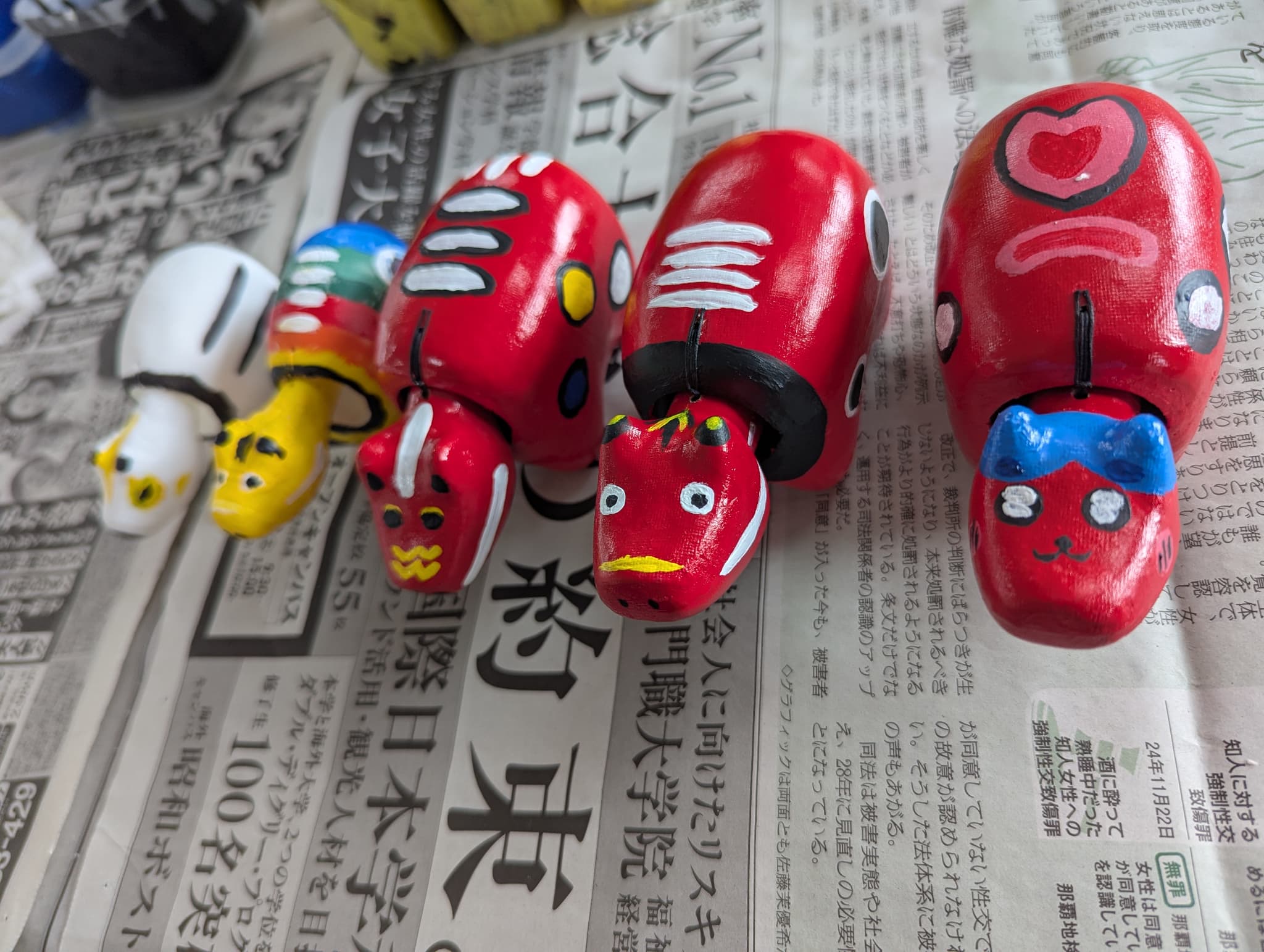 世界に一つのオリジナル赤べこを作る！会津で人気のカラフル絵付け体験